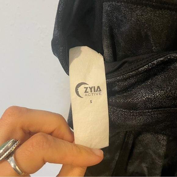 ZYIA 2 Piece Set Active Gray Stonewashed 7/8 Tight Leggings and Sports Bra - Picture 8 of 15